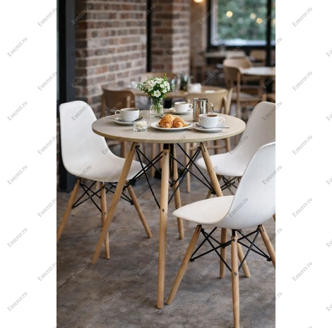 Стол Eames DSW D80 в интерьере